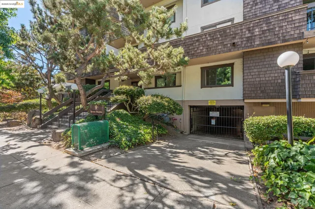 $449,000 | 325 Vernon Street, Unit 105, Oakland, CA 94610