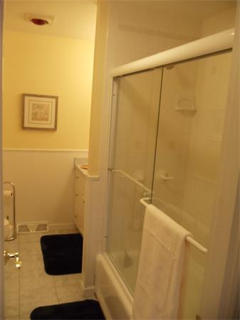41 Eugene Road Burlington, MA 01803 - Photo 15 of 30 Gallery Image 15