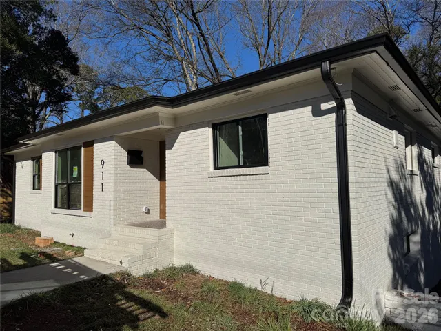 $850,000 | 911 East Woodlawn Road, Charlotte, NC 28209