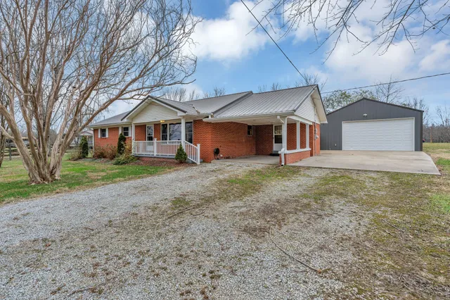 $300,000 | 1175 Summertown Highway, Hohenwald, TN 38462