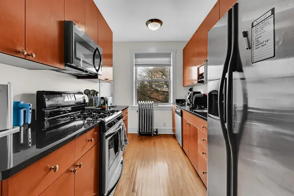 $1,700 | 5454 South Cornell Avenue, Unit 3E, Chicago, IL 60615