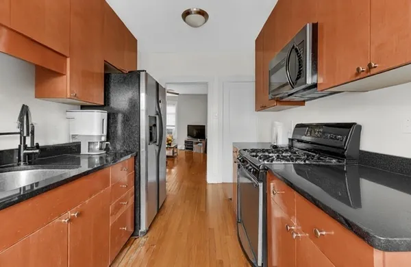 $1,700 | 5454 South Cornell Avenue, Unit 3E, Chicago, IL 60615