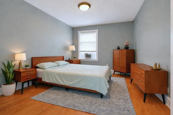 $1,700 | 5454 South Cornell Avenue, Unit 3E, Chicago, IL 60615