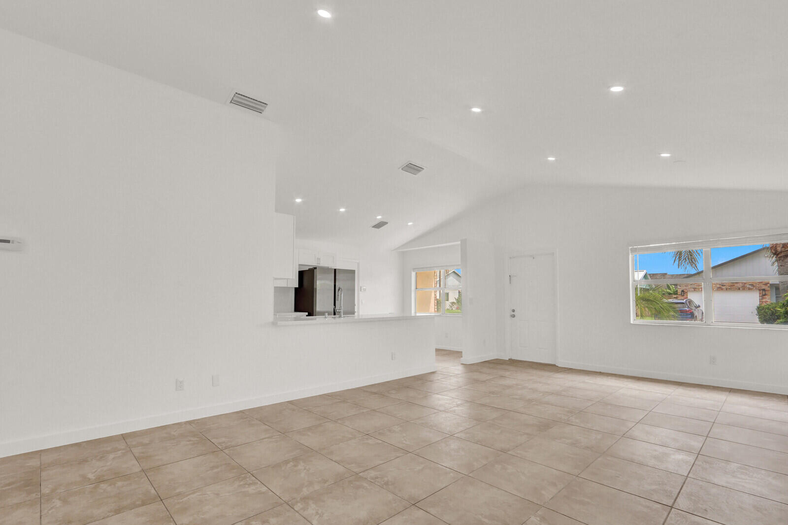 152 Wandering Trail Jupiter, FL 33458 - Photo 6 of 31 06_Image_6_mls