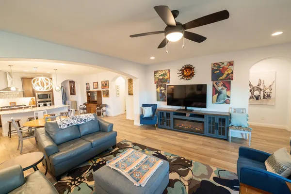 $2,000 | 6359 West Pleasant Oak Court, Florence, AZ 85132