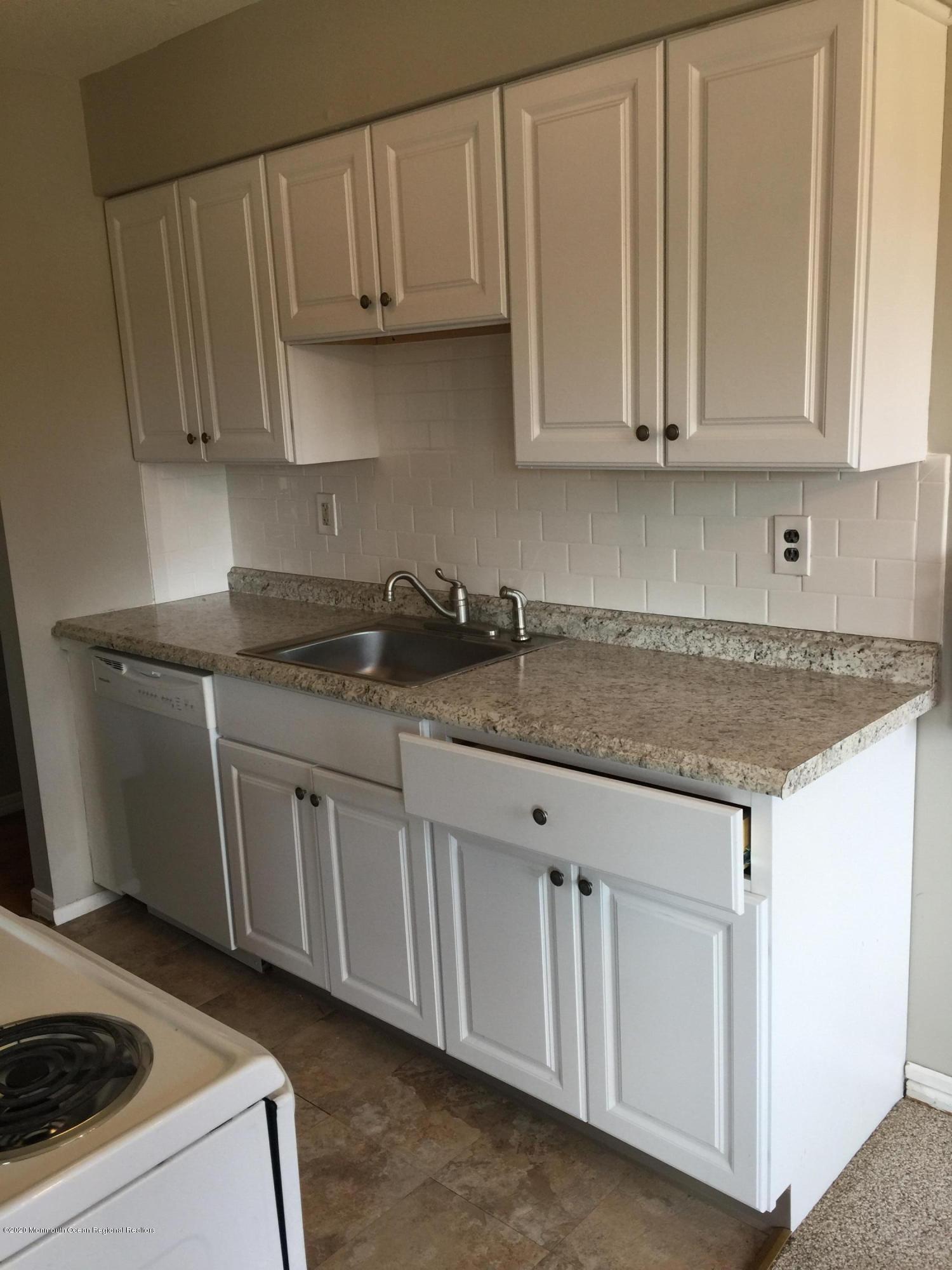 3 Windsor Terrace, Unit F Freehold, NJ 07728 - Photo 2 of 9 kitchen