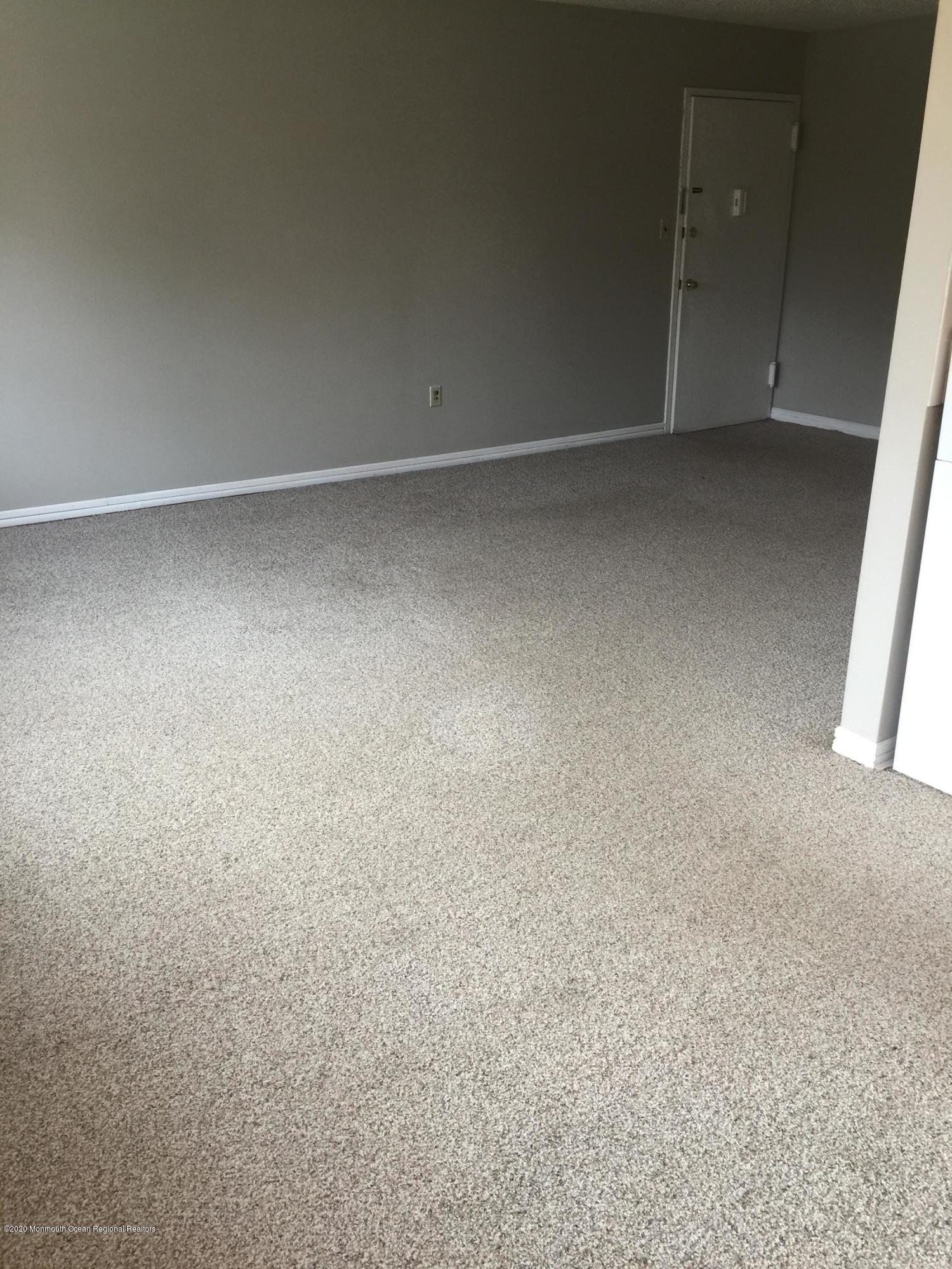 3 Windsor Terrace, Unit F Freehold, NJ 07728 - Photo 6 of 9 3F Living