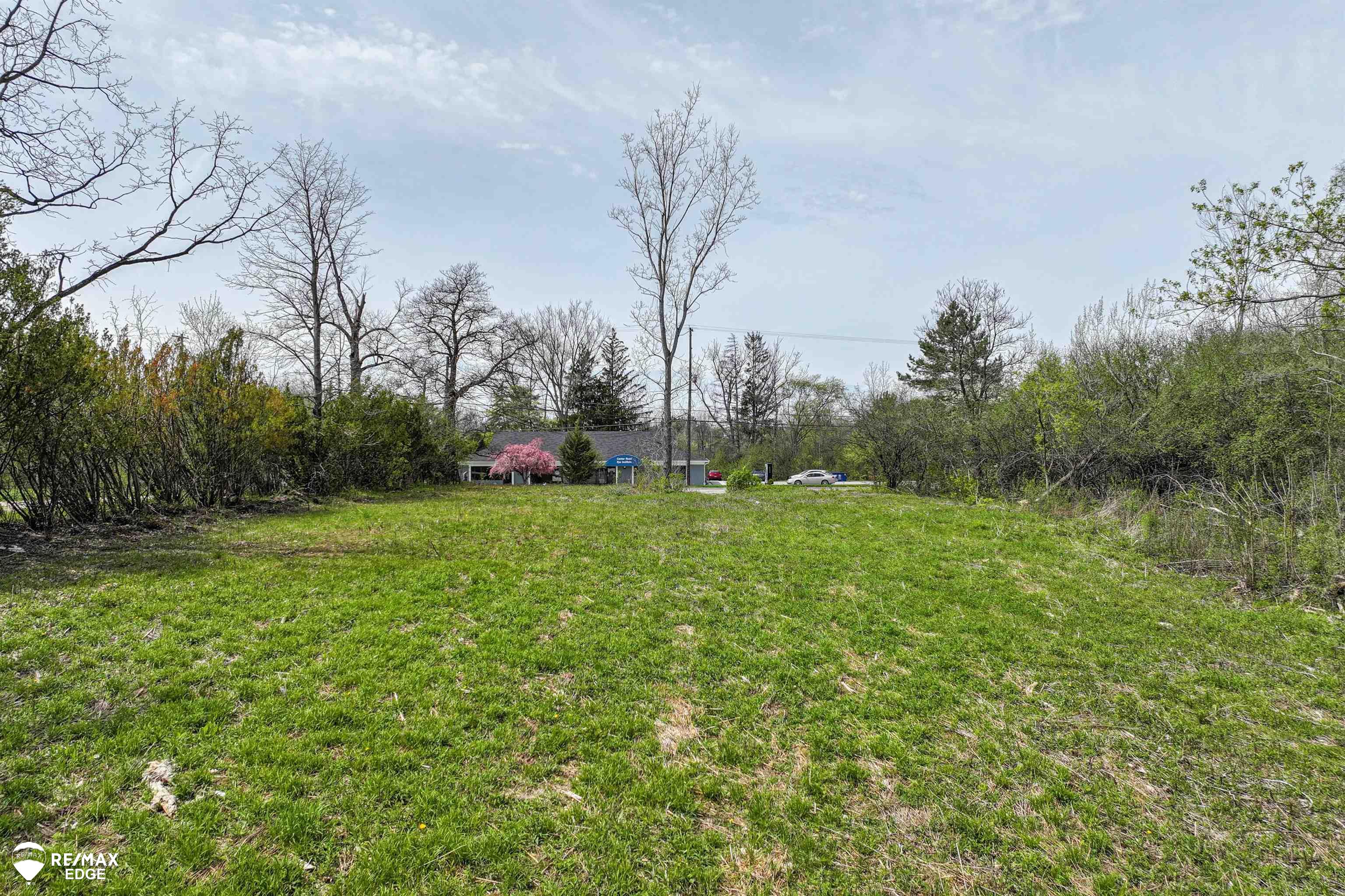 3353 South Center Road Burton, MI 48519 - Photo 1 of 15