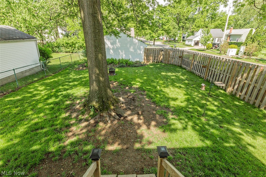 1652 Brainard Road Lyndhurst, OH 44124 - Photo 3 of 35