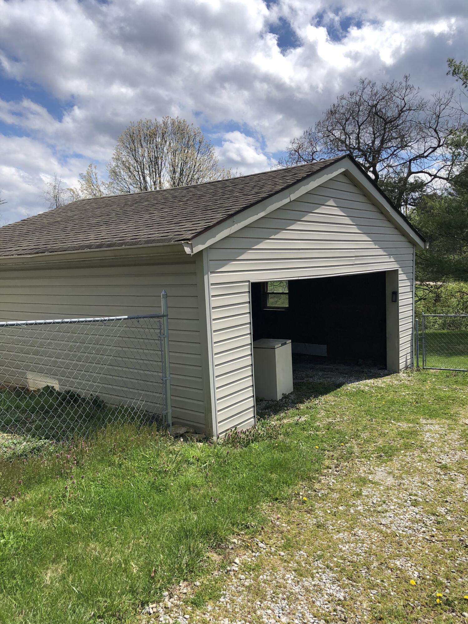 471 Hilltop Road Covington, KY 41015 - Photo 3 of 16 Gallery Image 3