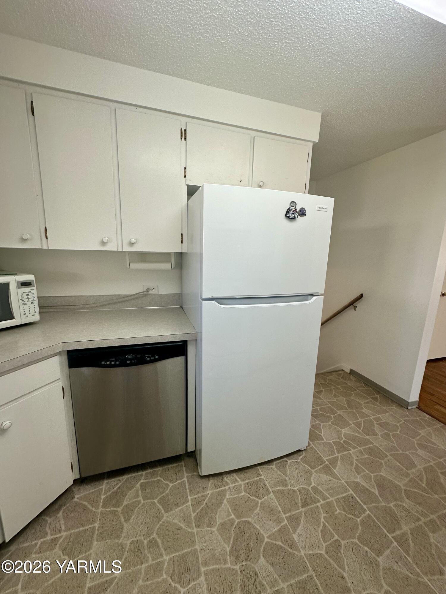 3001 Clinton Way Yakima, WA 98902 - Photo 13 of 38 Kitchen