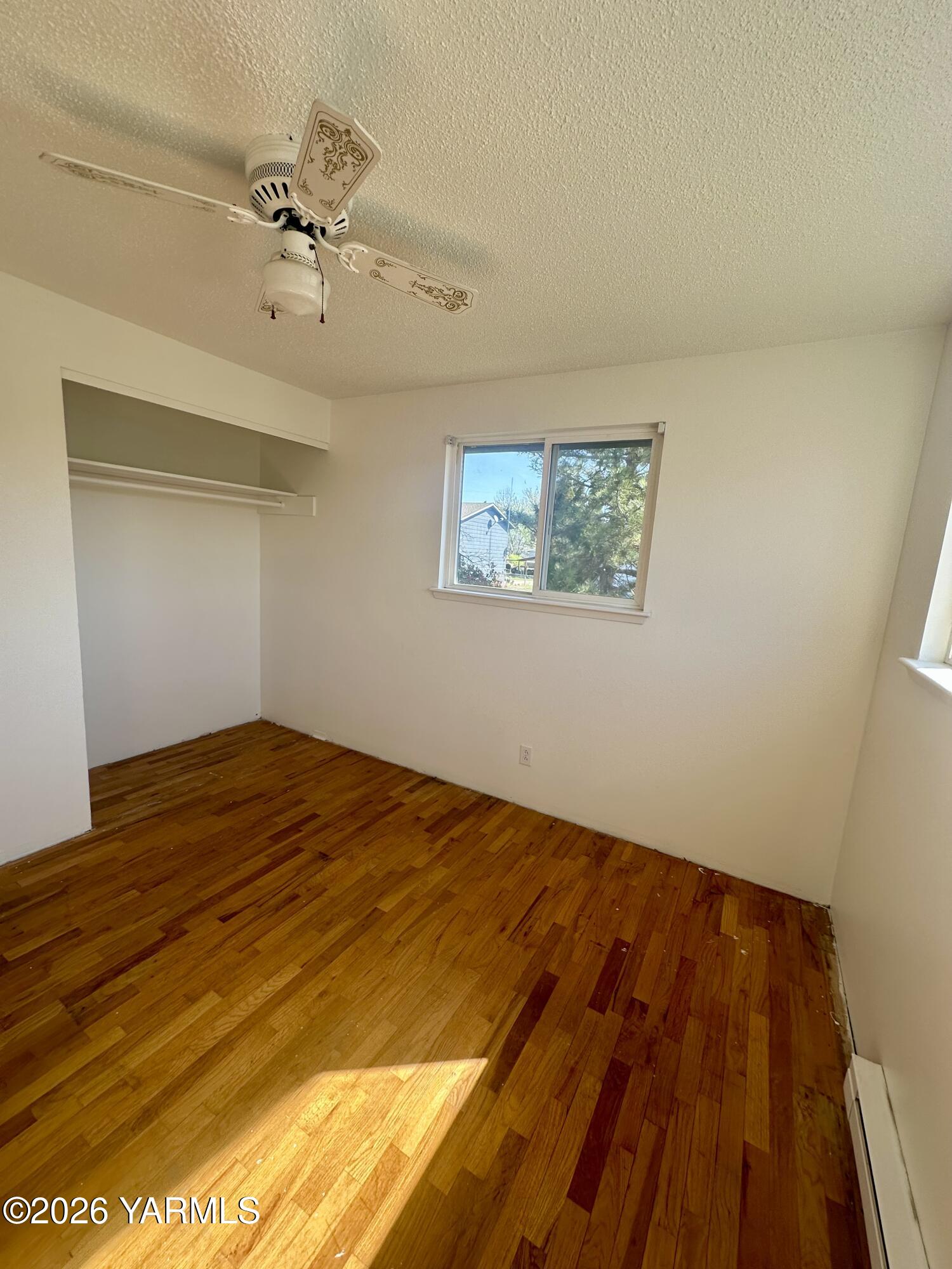 3001 Clinton Way Yakima, WA 98902 - Photo 24 of 38 Second Up Stairs bedroom