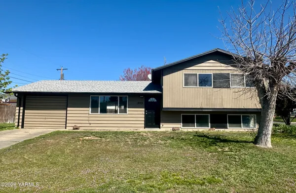 $375,000 | 3001 Clinton Way, Yakima, WA 98902