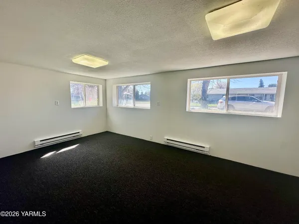 $375,000 | 3001 Clinton Way, Yakima, WA 98902