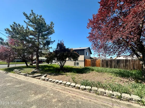 $375,000 | 3001 Clinton Way, Yakima, WA 98902