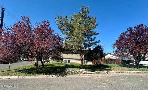 $375,000 | 3001 Clinton Way, Yakima, WA 98902
