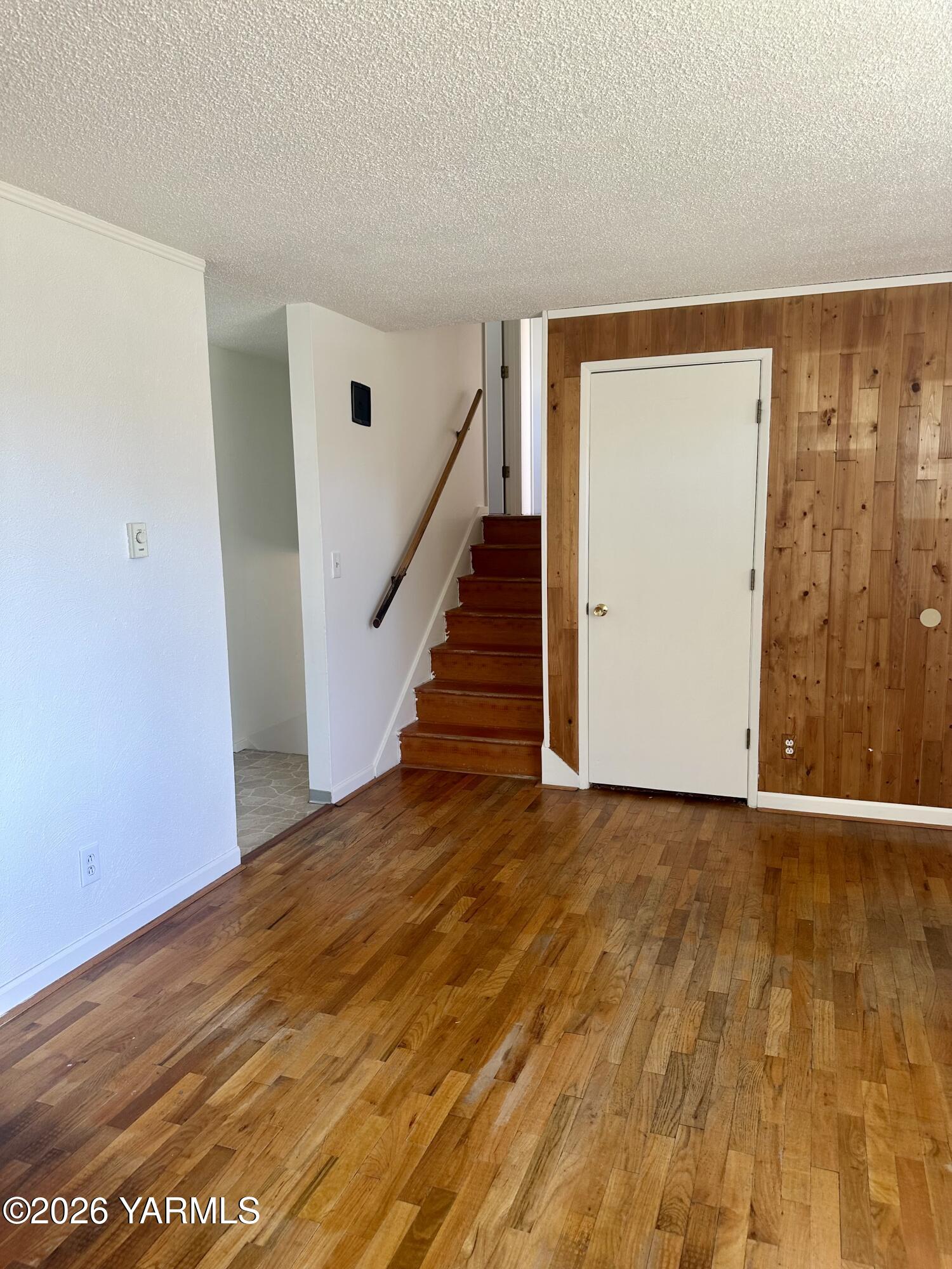 3001 Clinton Way Yakima, WA 98902 - Photo 7 of 38 Main Living room