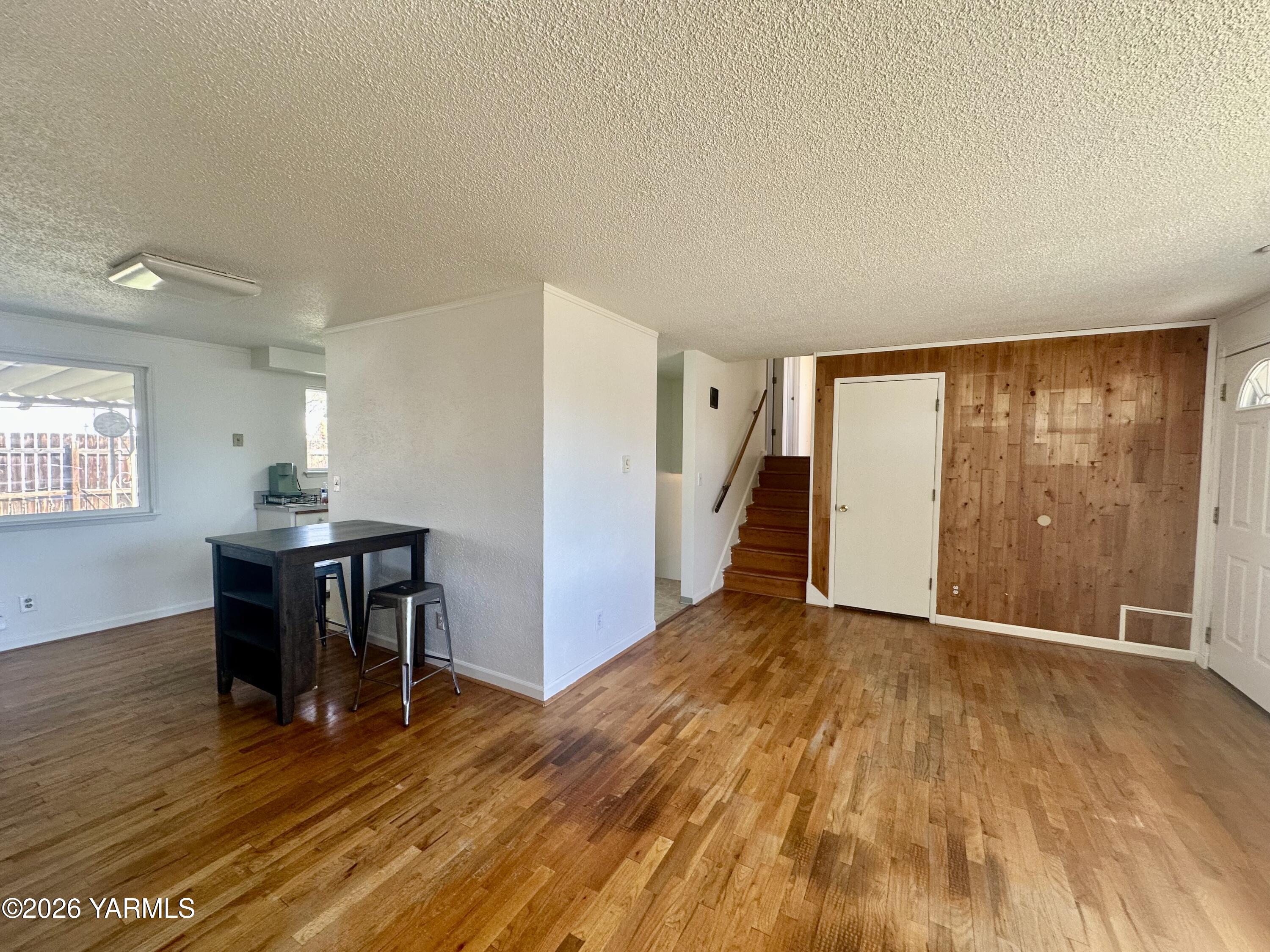 3001 Clinton Way Yakima, WA 98902 - Photo 9 of 38 Main Living