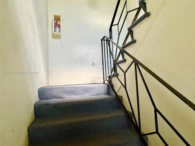 $1,500 | 4740 Pine Tree Drive, Unit 32, Miami Beach, FL 33140