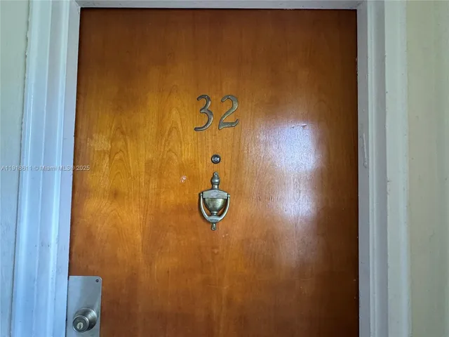 $1,500 | 4740 Pine Tree Drive, Unit 32, Miami Beach, FL 33140