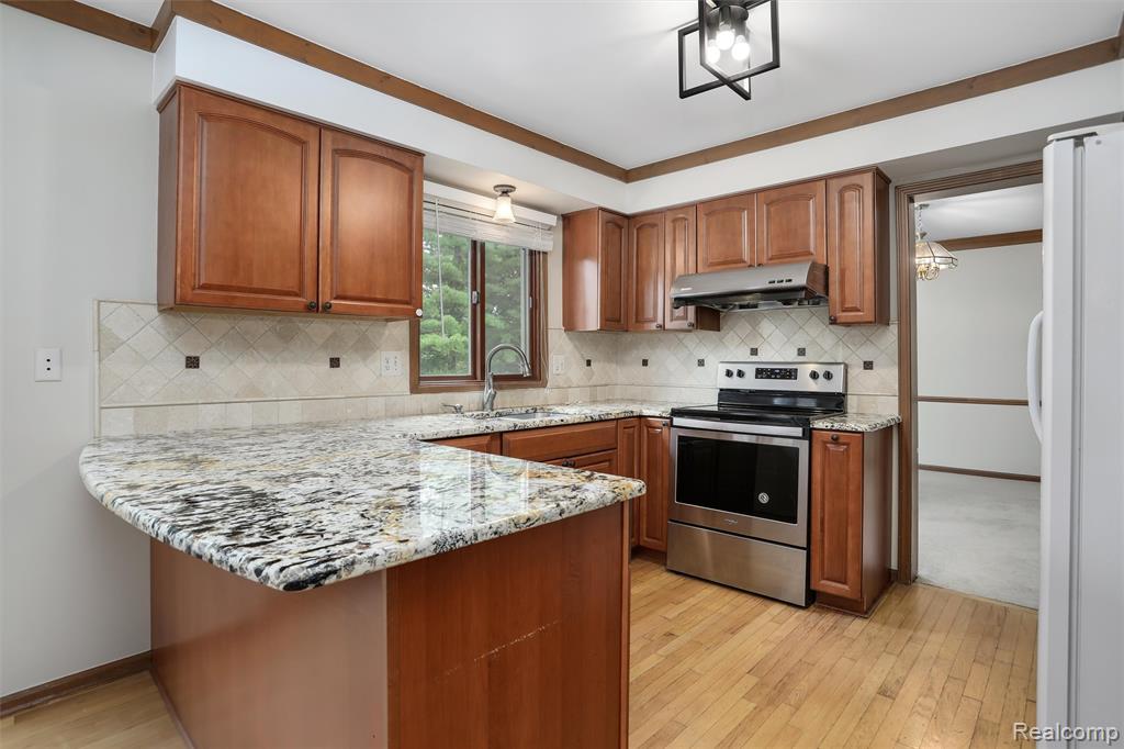 360 Fordcroft Drive Rochester Hills, MI 48309 - Photo 8 of 32