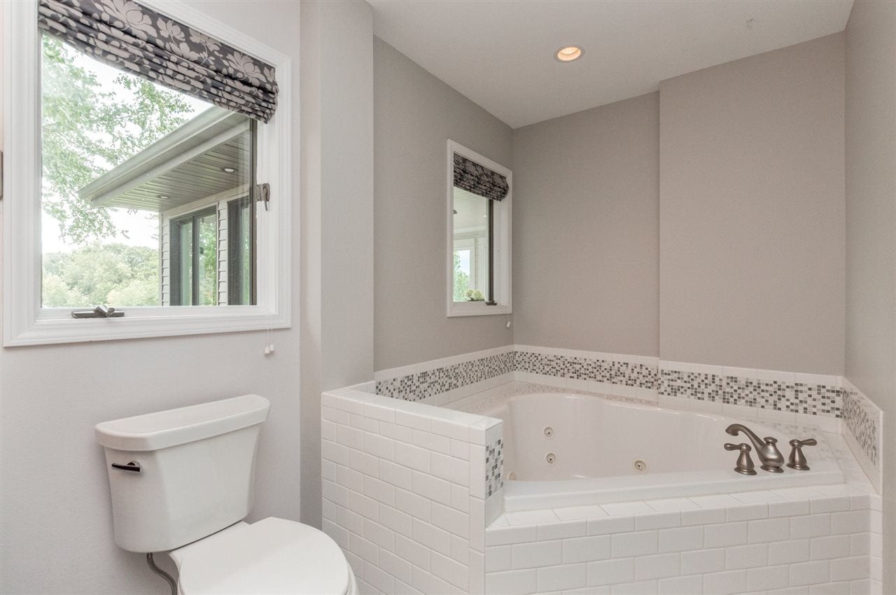 2585 Quincy Road Northeast Solon, IA 52333 - Photo 19 of 48 Gallery Image 19