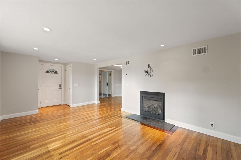 42 Elinor Road Newton, MA 02461 - Photo 1 of 36 Gallery Image 1