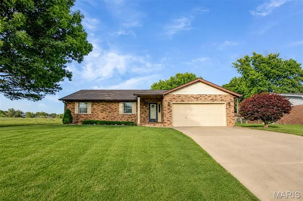 $198,500 | 4441 Chantel Drive, Alton, IL 62002