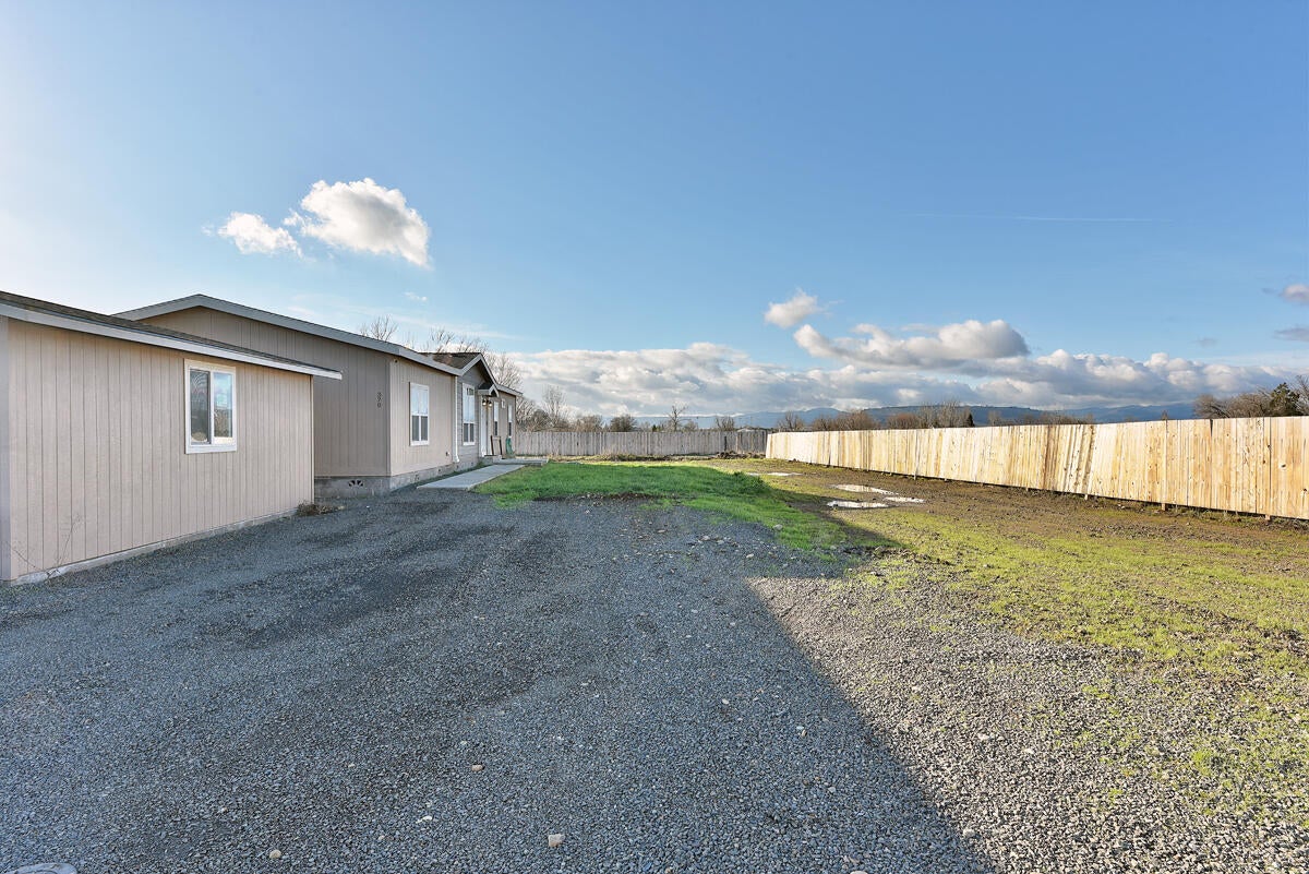 370 East Dutton Road Eagle Point, OR 97524 - Photo 27 of 28 DSC_7492