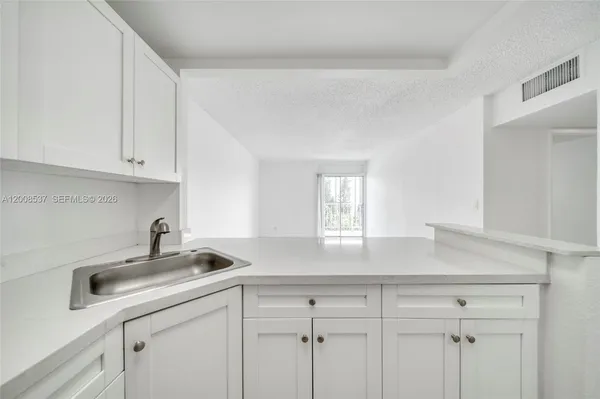 $1,900 | 801 Northwest 47th Avenue, Unit 515W, Miami, FL 33126
