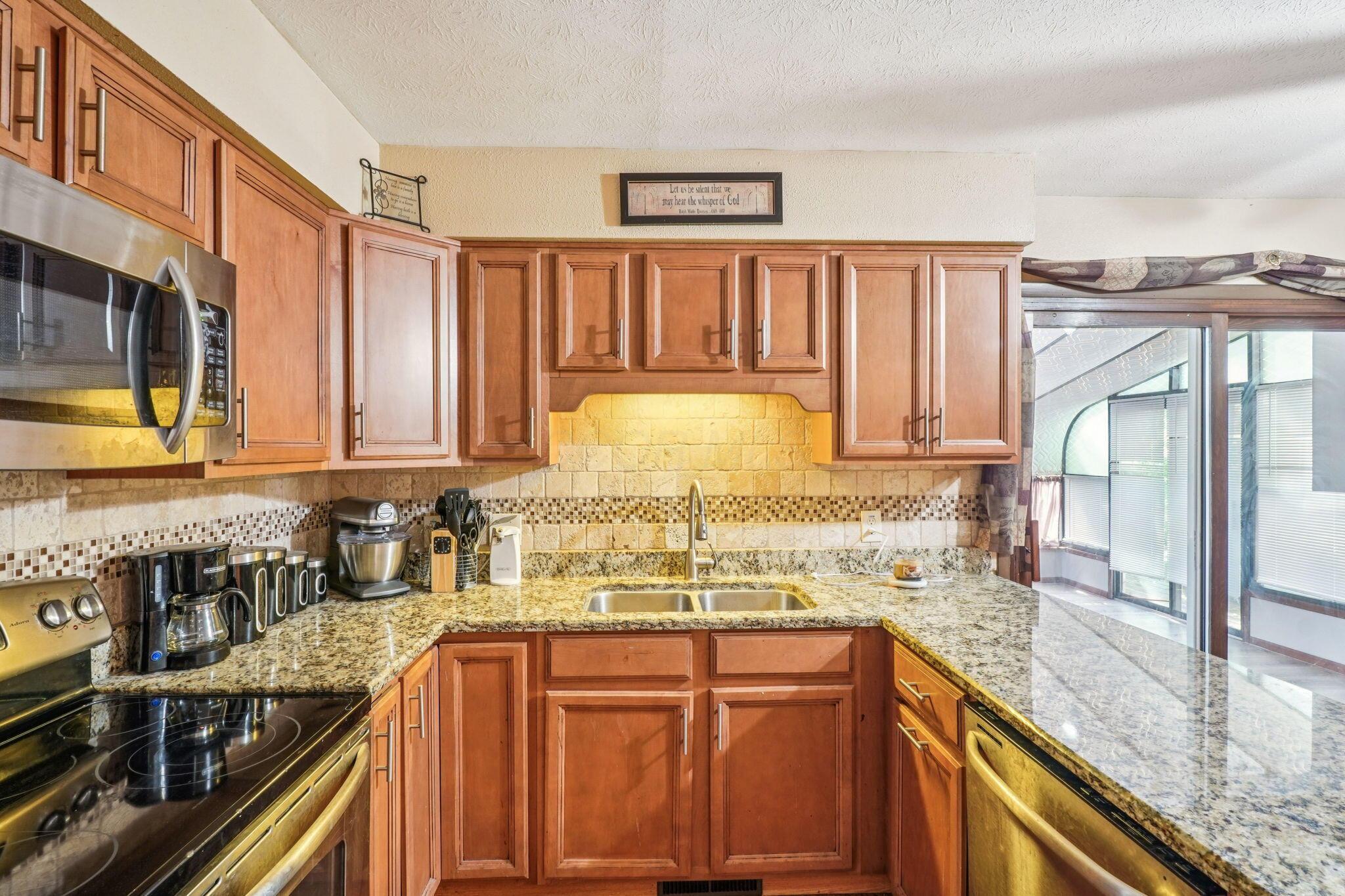 6231 Peach Tree Road Columbus, OH 43213 - Photo 5 of 40 29-web-or-mls-6231-peach-tree-rd