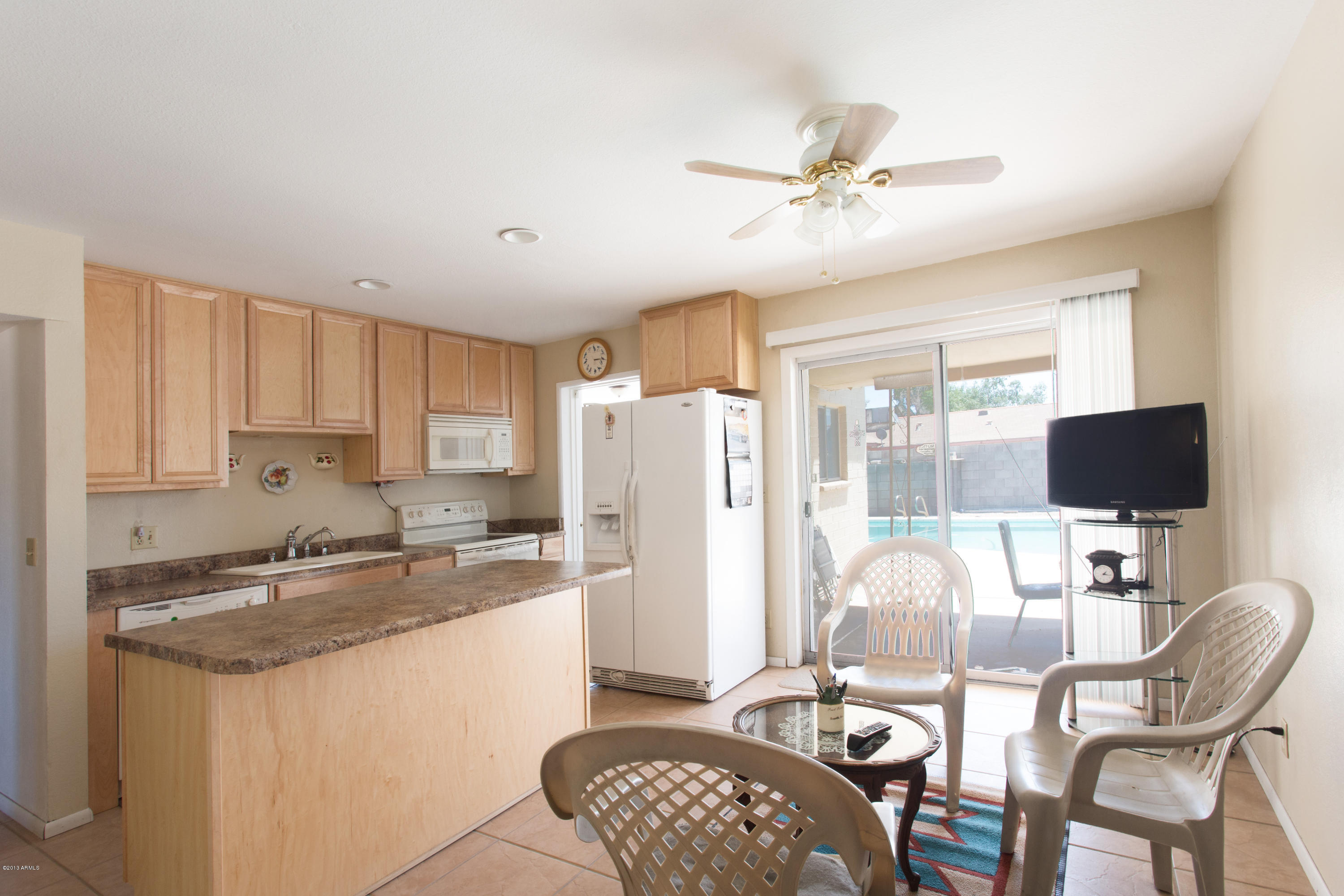 3333 West Cactus Road Phoenix, AZ 85029 - Photo 3 of 9 Kitchen