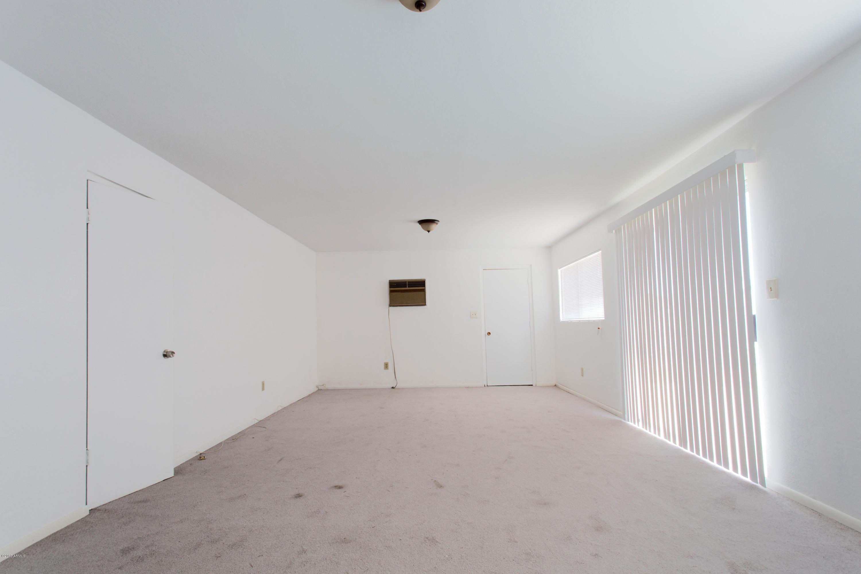 3333 West Cactus Road Phoenix, AZ 85029 - Photo 4 of 9 Family Room
