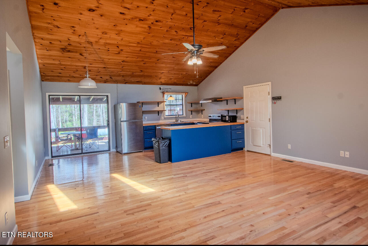 134 Laurel Trail Cosby, TN 37722 - Photo 4 of 27 IMG_6206