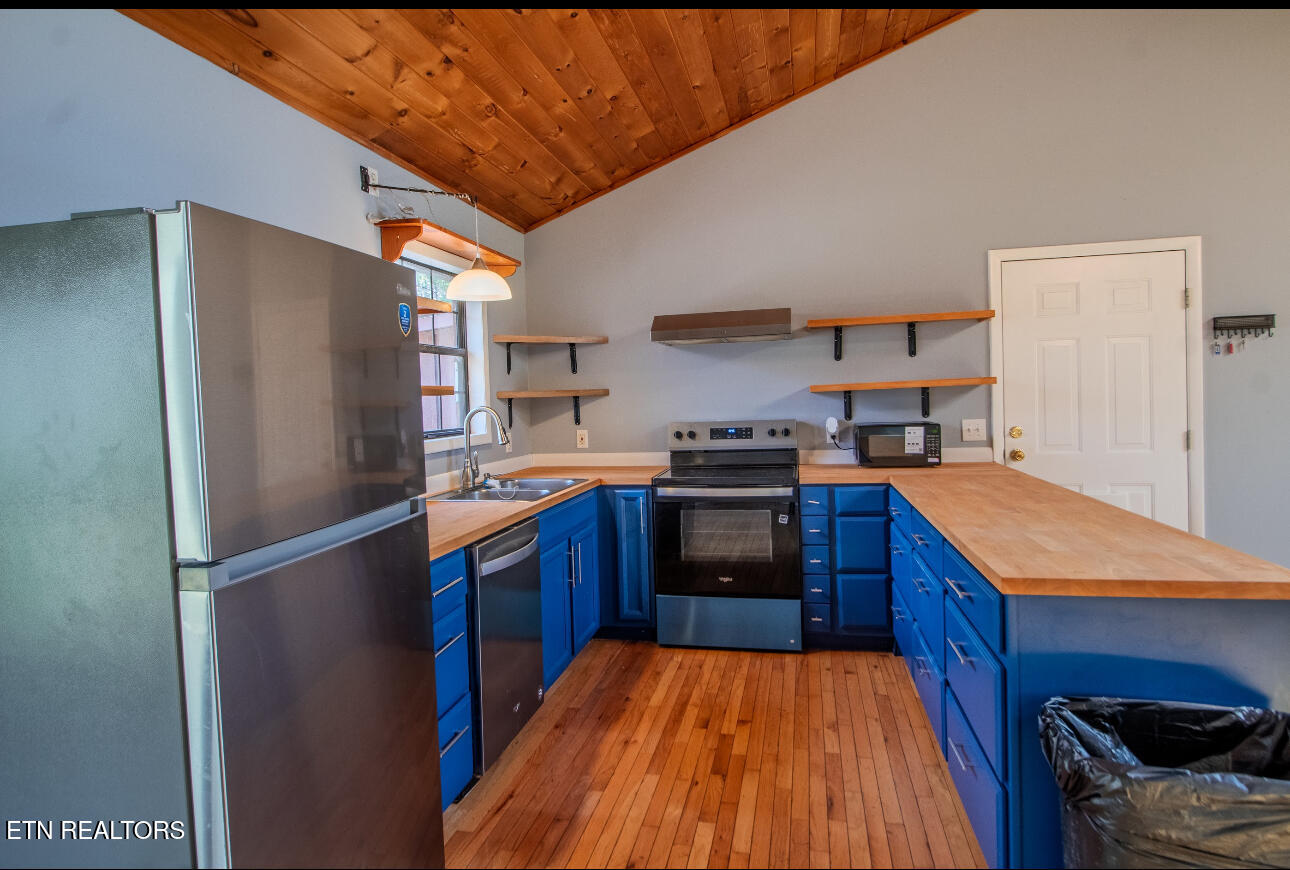 134 Laurel Trail Cosby, TN 37722 - Photo 6 of 27 IMG_6205