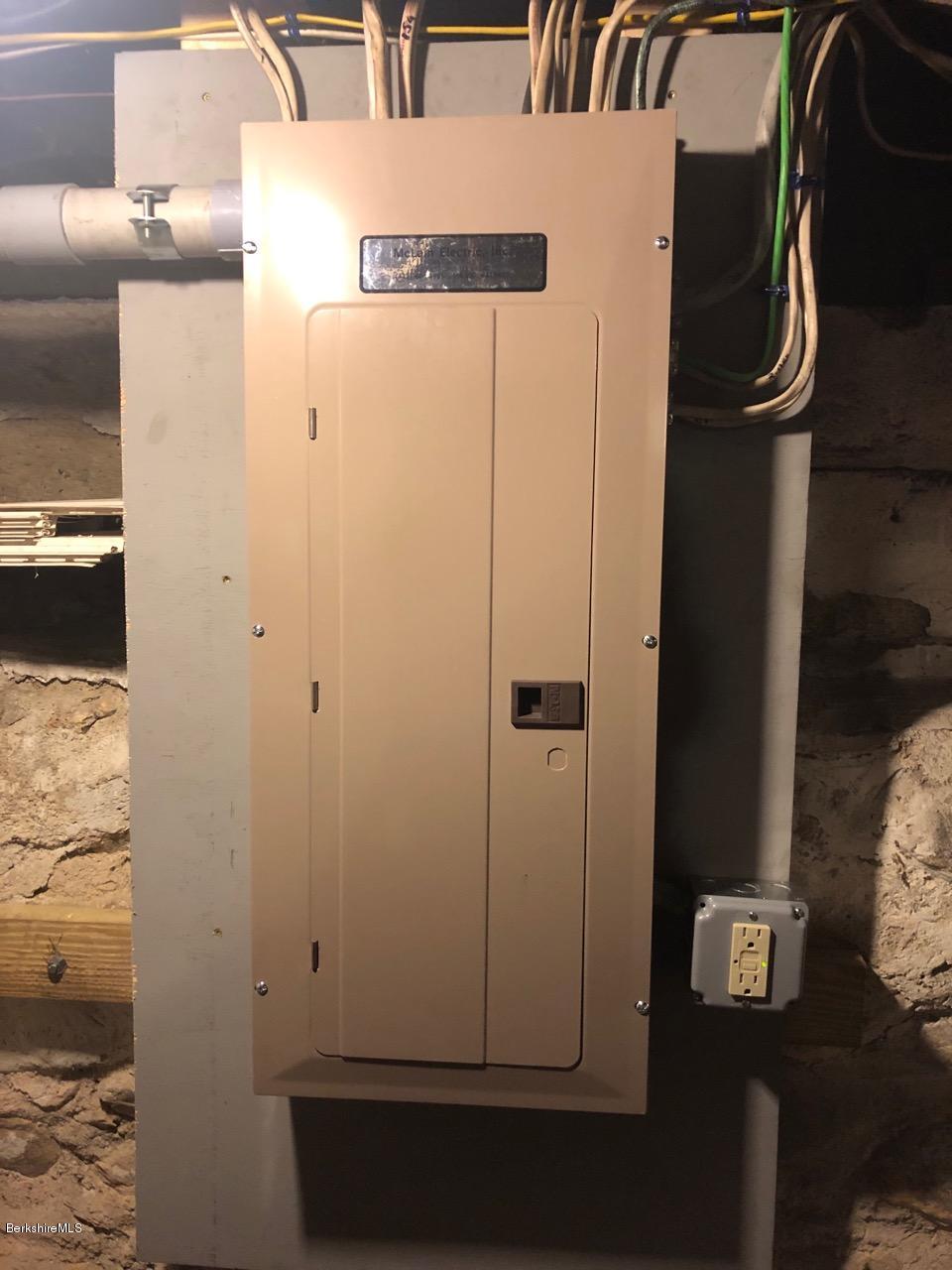 1127 North Hoosac Road Williamstown, MA 01267 - Photo 16 of 54 200 amp