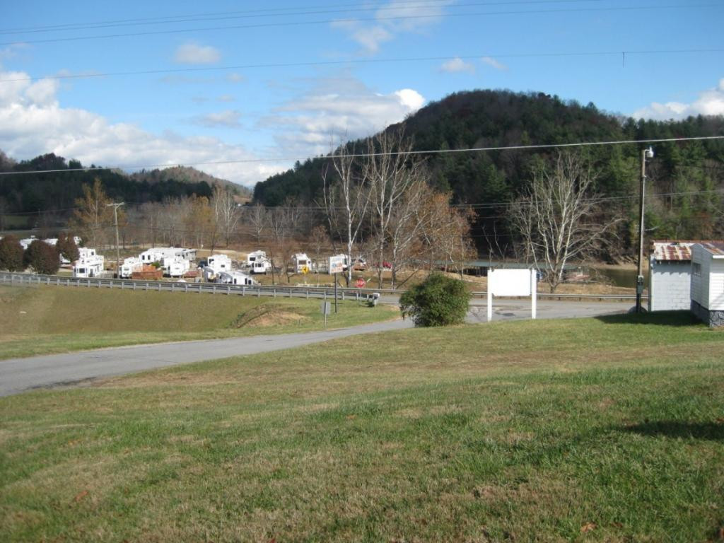 151 Rainbolt Street, Unit 4 Butler, TN 37640 - Photo 4 of 19 Photo 4