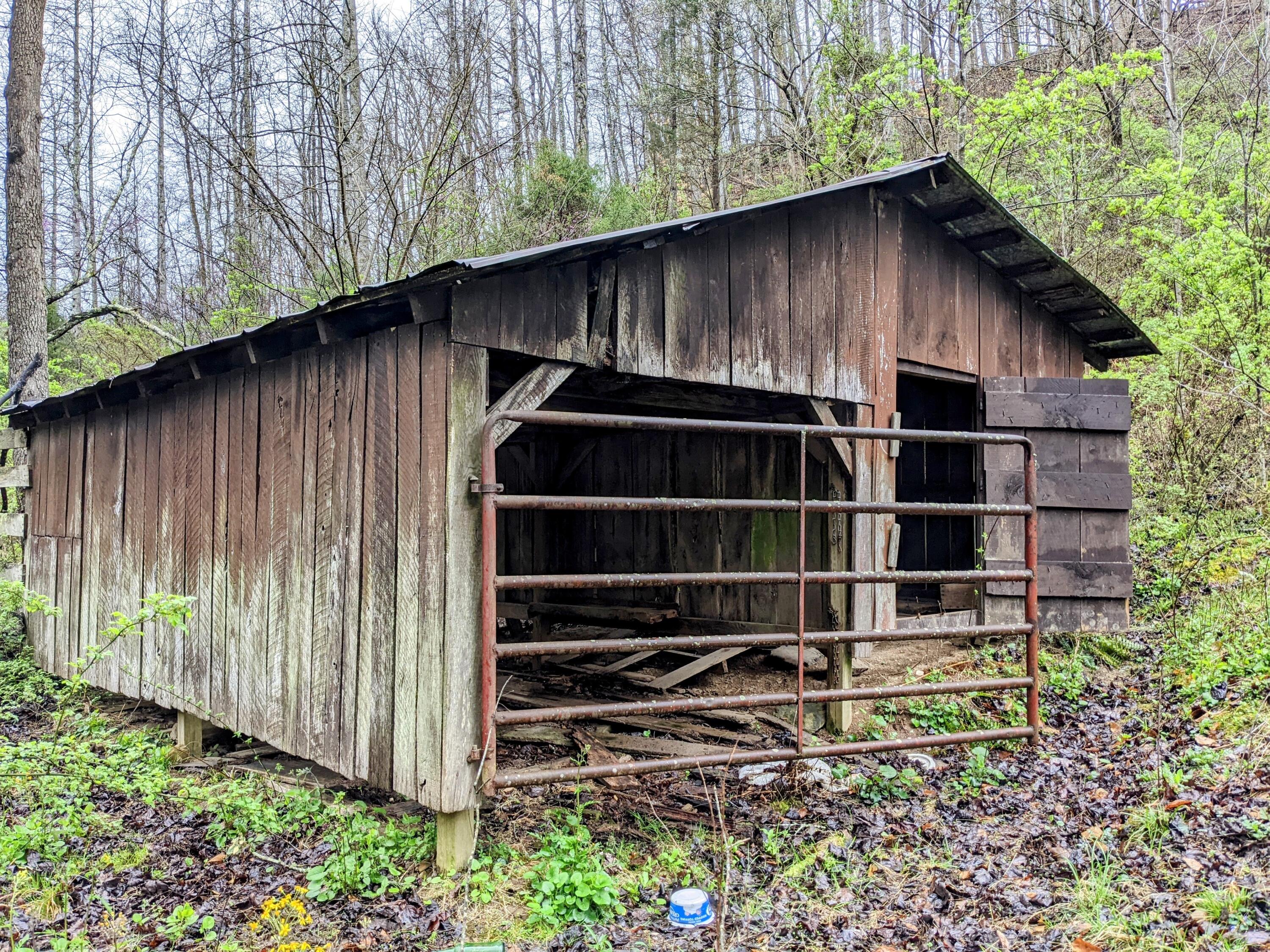 1 East Spencer Road Campton, KY 41301 - Photo 25 of 52 PXL_20220414_132511015~2_Original