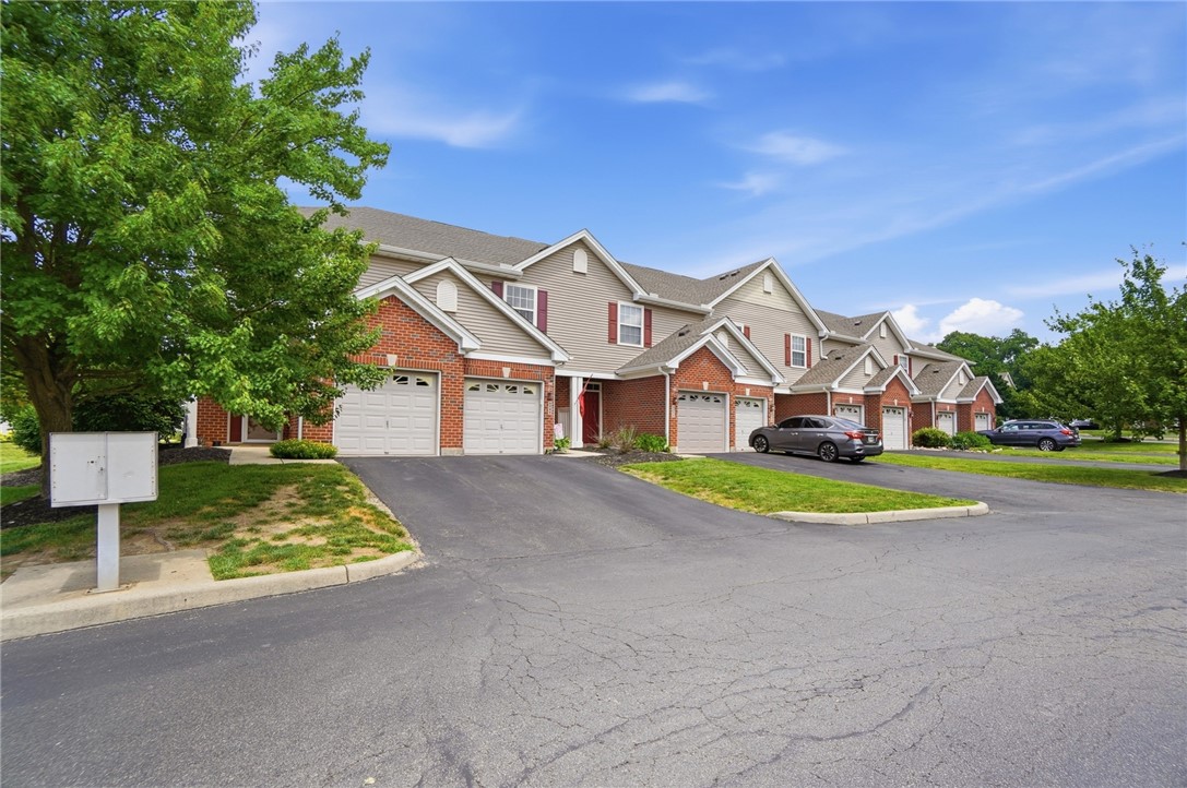 4360 Straight Arrow Road Beavercreek, OH 45430 - Photo 3 of 24