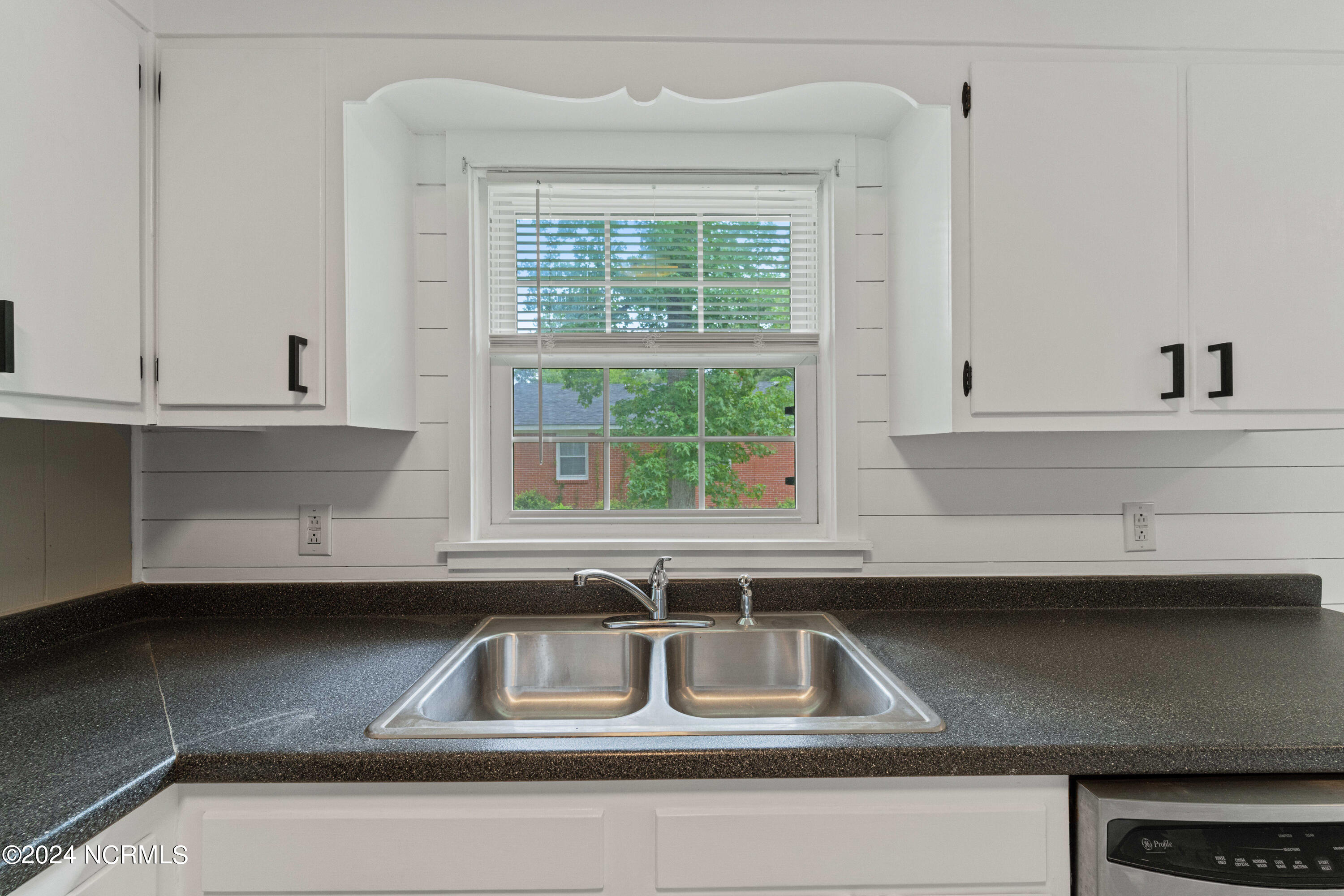 201 Cardinal Road Jacksonville, NC 28546 - Photo 20 of 48 201 Cardinal (34)