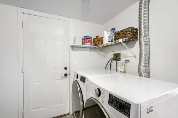 $415,000 | 1310 West Darlington Circle, Hoffman Estates, IL 60169