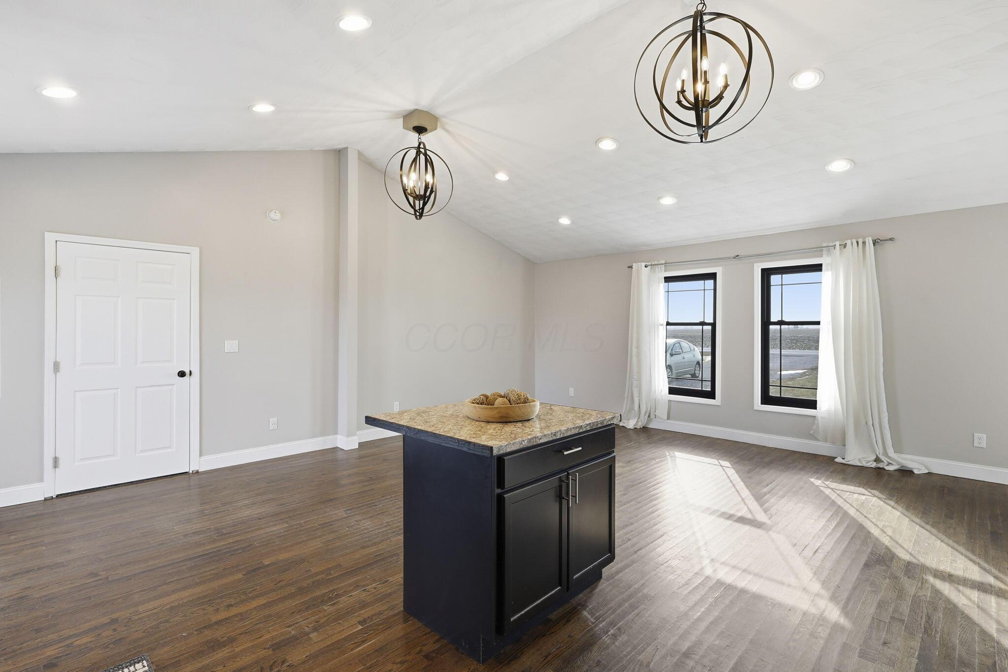 12500 London Road Orient, OH 43146 - Photo 16 of 54 Island