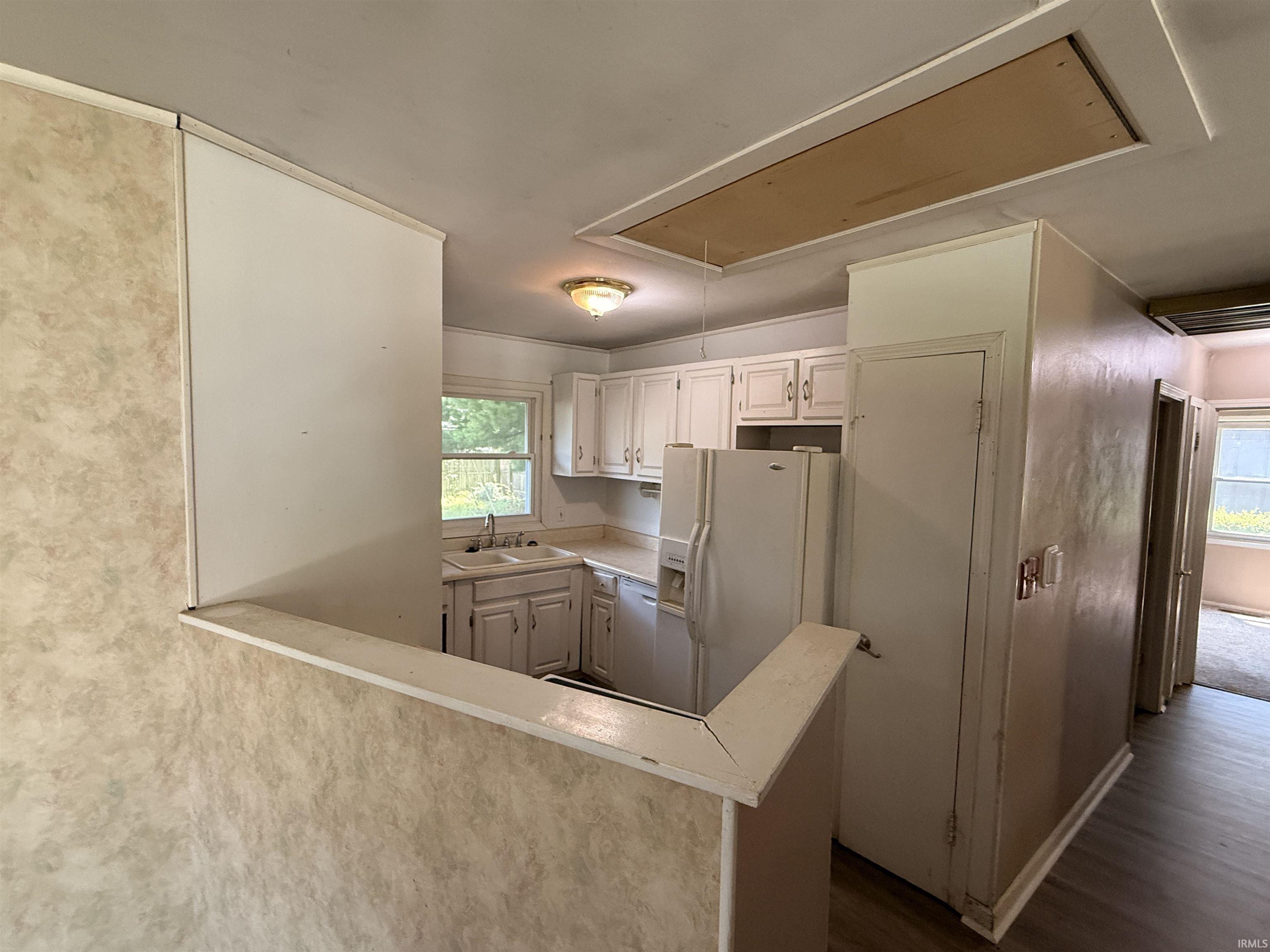 200 North Shellbark Road Muncie, IN 47304 - Photo 6 of 17 Gallery Image 6