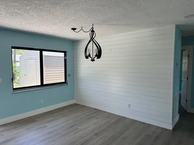 $470,000 | 907 Southeast Lake Street, Stuart, FL 34994