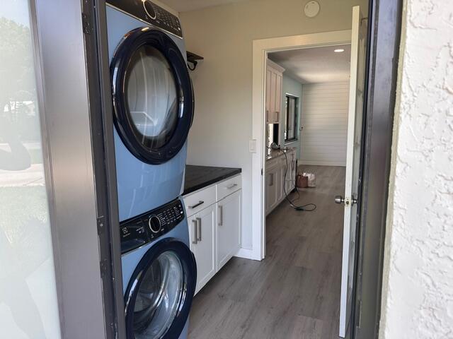 907 Southeast Lake Street Stuart, FL 34994 - Photo 16 of 23 IMG_5972