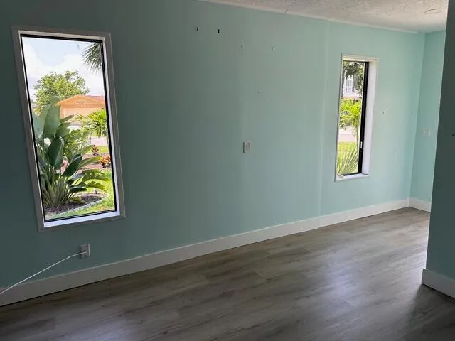 $470,000 | 907 Southeast Lake Street, Stuart, FL 34994