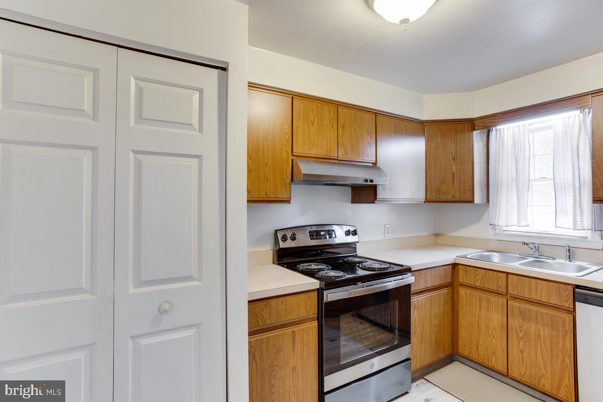 3315 Oaklawn Road Fort Washington, MD 20744 - Photo 7 of 22 Kitchen