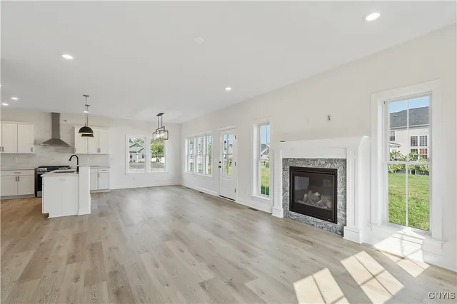 $575,900 | 103 Terwillager Lane, Manlius, NY 13116