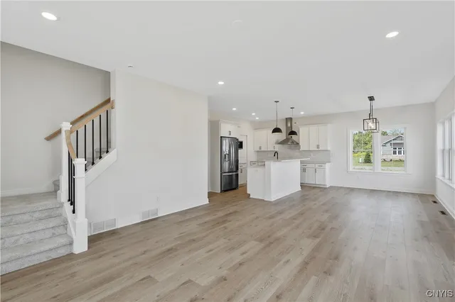 $575,900 | 103 Terwillager Lane, Manlius, NY 13116