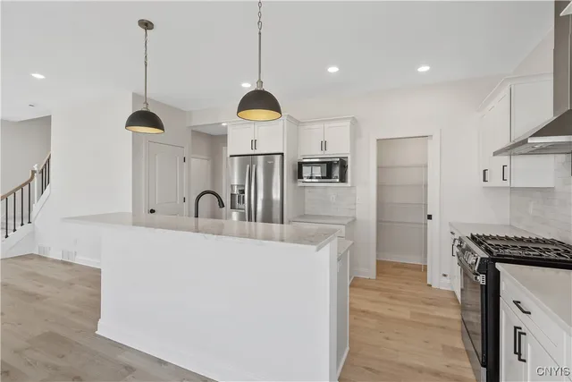 $575,900 | 103 Terwillager Lane, Manlius, NY 13116